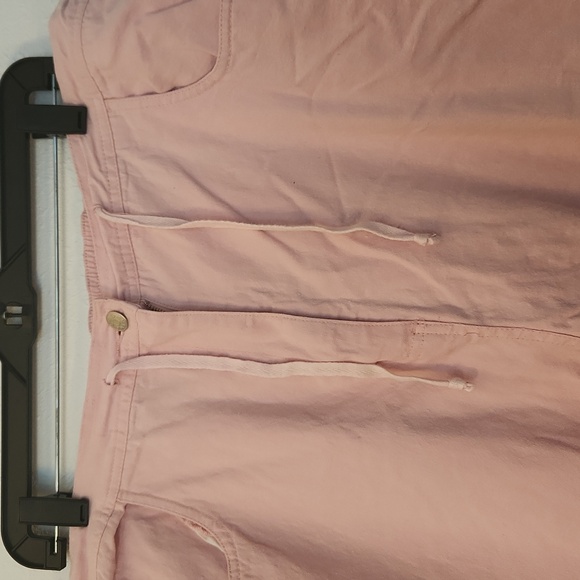 DENIM & CO: Pink Denim Capris - Picture 4 of 9